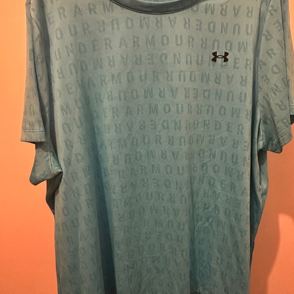 Under Armour women’s blue Short Sleeve Tee